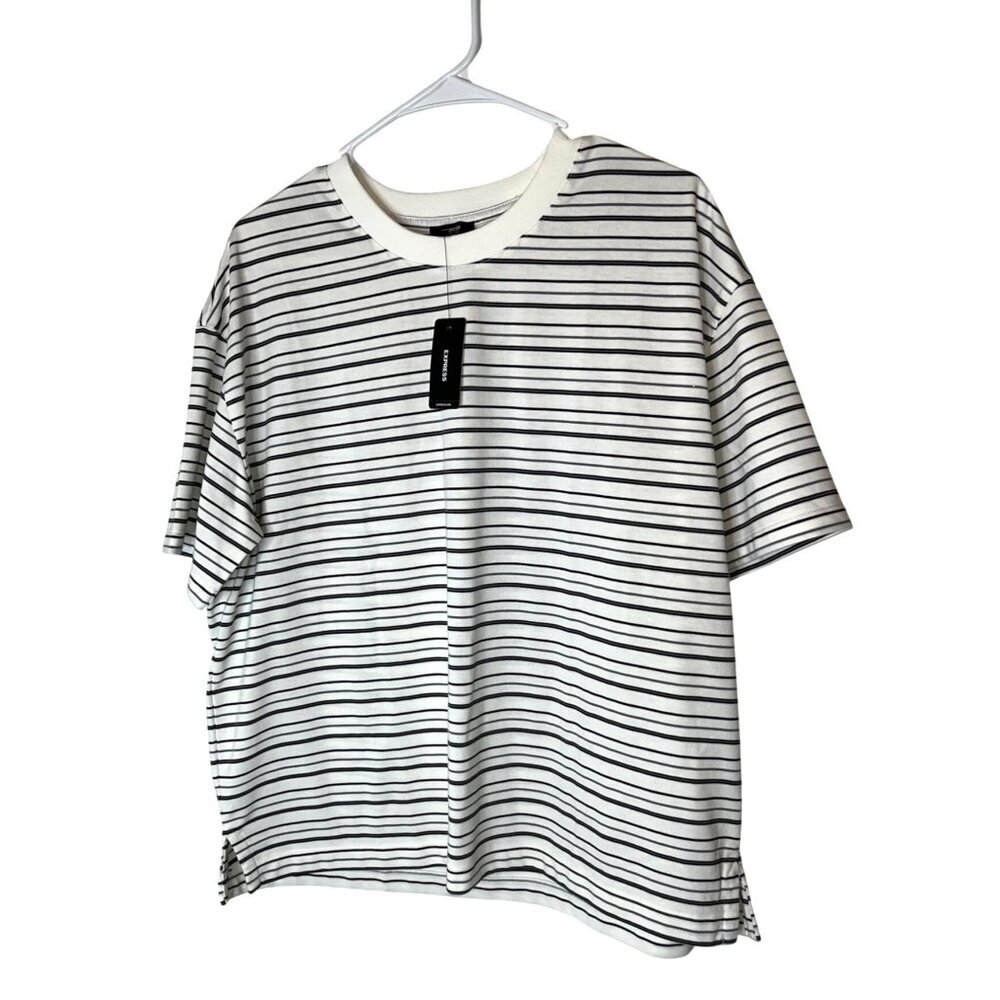 NWT Express Black & White Striped Crewneck Short Sleeve T-Shirt MENS MEDIum